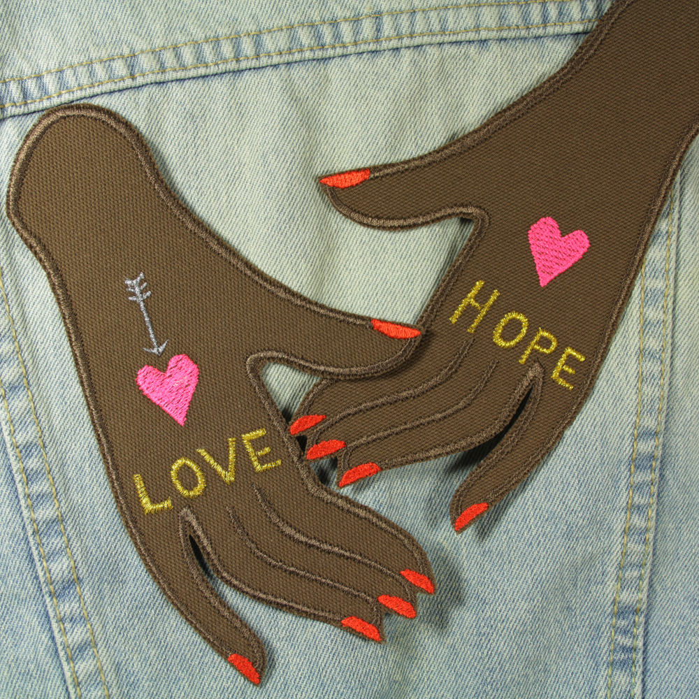 Patch Hand "LOVE" großes Bügelbild gold, silber und neon pink auf braunem Bio Canvas für Erwachsene
