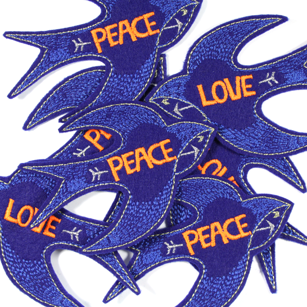 Patches Schwalben "PEACE" und "LOVE" Bügelbilder in blau und neon organge für Erwachsene